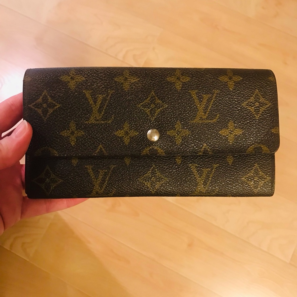 Louis Vuitton Sarah Wallet Brown Coated Canvas
LV Monogram